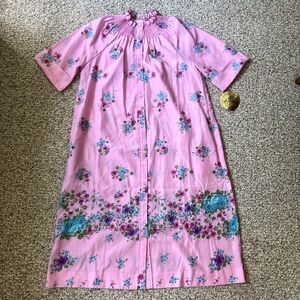 NWT Vintage Models Coat Nightgown Size 8 M Pink Floral Snap Granny House Coat